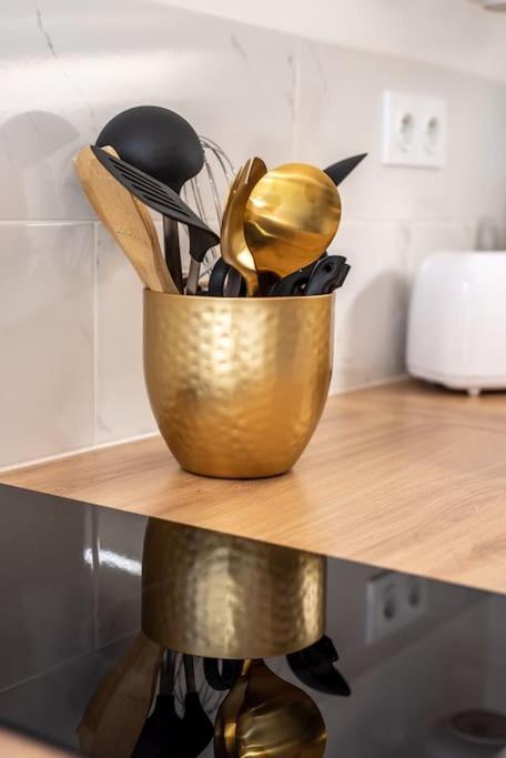 Le Cocoon - Appartement Dans Maison Du Xviieme Siecle Fougères Zewnętrze zdjęcie